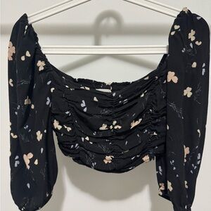 Aritiza Wilfred Black Floral Ruched Puff-Sleeve Crop Top